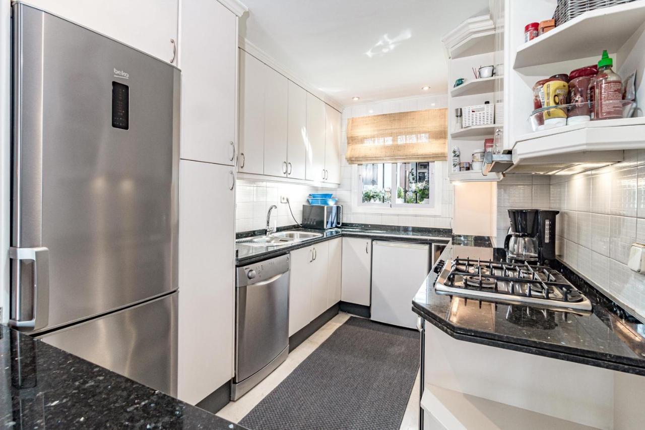 Peaceful Modern 2 Bedroom In Aloha Pueblo With View Over The Pool Apartment