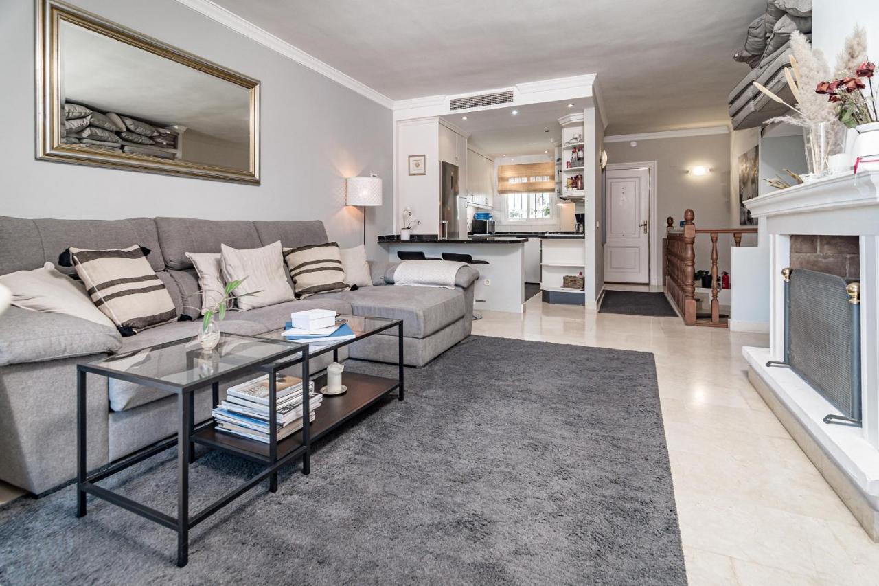 Peaceful Modern 2 Bedroom In Aloha Pueblo With View Over The Pool Apartment *