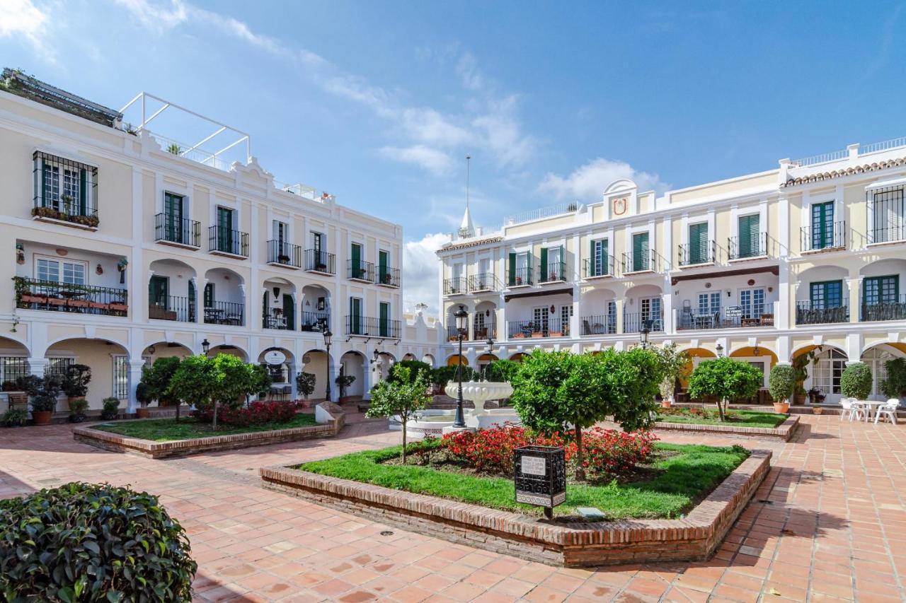 Peaceful Modern 2 Bedroom In Aloha Pueblo With View Over The Pool Apartment Marbella